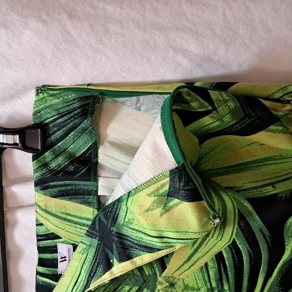 NWT Worthington Womens Skirt Blk, Green, Yellow Tropical Print Sz 8 - Picture 3 of 9